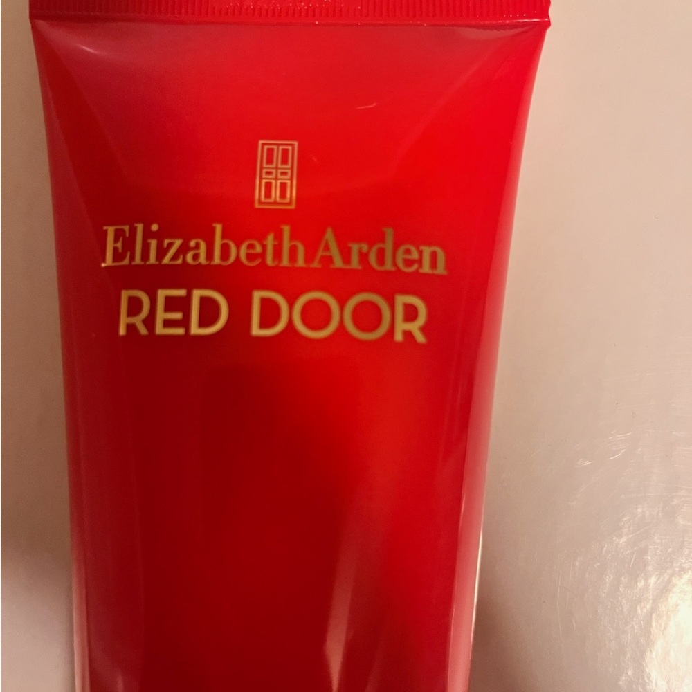 Elizabeth Arden Red Door Body Wash - Vibrant Red